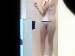 Quick masturbation in the shower