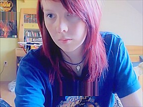 REDHEAD HOTTIE NERD SHOWS OFF HER BODY