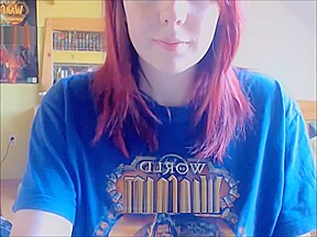 REDHEAD HOTTIE NERD SHOWS OFF HER BODY