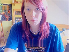 REDHEAD HOTTIE NERD SHOWS OFF HER BODY