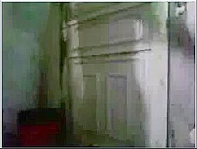 Rica argentina escondida en el water muestra por la web camera