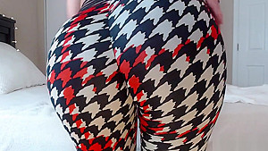 Riding BBC and Twerking In Hot Yoga Pants