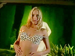 SOPHIE EVANS - TEASING & PISSING