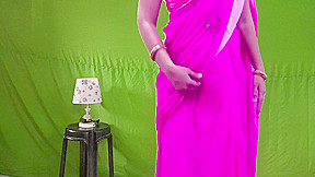 Saari Me Taang Uthakar Garam Bhabhi Ki Chudai