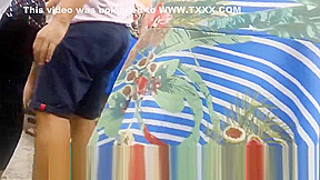 Sarrando de Vestidinho Verde com Upskirt