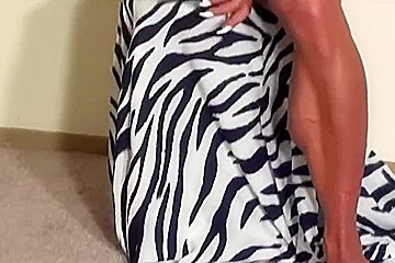 Sexiest Thighs, Calves, Shoes and Feet One Could Ever Meet by LDR