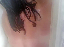 Sexy BBW Pisses in the Shower, Gets Facialized