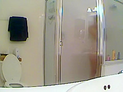 Sexy body spied in the bathroom