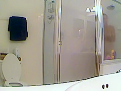 Sexy body spied in the bathroom