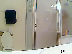 Sexy body spied in the bathroom