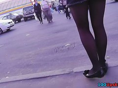 Sexy upskirt arse in darksome hose