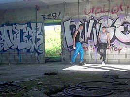 Seyx Dudes Fucking Outdoor In Discret Place - ViktorRom