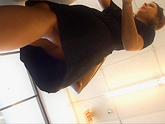 Shopping upskirt