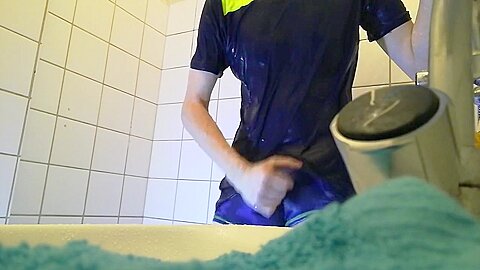 Shower Wank With Cum Load In The Sink