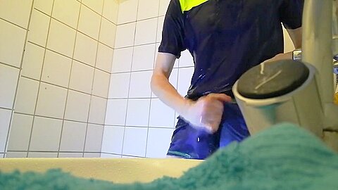 Shower Wank With Cum Load In The Sink