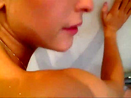 Skinny college girl do anal ass to mouth in the shower