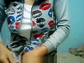 Skype Asian Quick Strip boobs and pussy