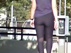 Slender girl got on the candid video scenes 01e