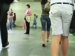Smooth skinned babe in sexy outfit is spotted being hot