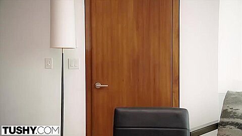 Sodomy Loving College Student 18+ Liz Jordan Seduces Her