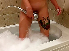 Solo fun in the tub
