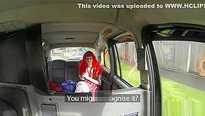 Spex british babe slammed by taxi driver