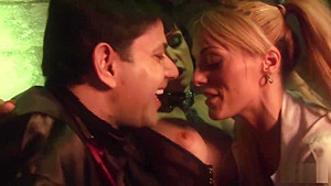 Steamy threesome at the dungeon