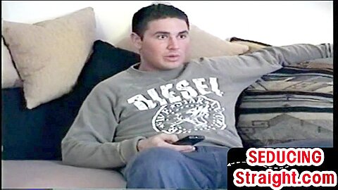 Str8 amateur stud gets sucked and wanked by gay at home