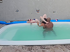 Tava Com A Bucetinha Molhadinha Ai Pedi Leite Pro Meu Visinho Que Veio Tomar Banho Aqui Em Casa