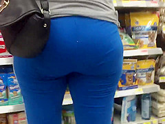 This Hispanic milf