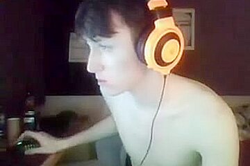 This boy can't live without to jerk off fast and hard
