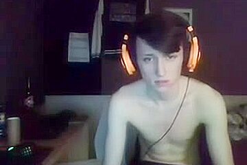 This boy can't live without to jerk off fast and hard