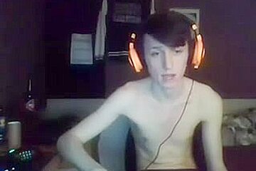 This boy can't live without to jerk off fast and hard