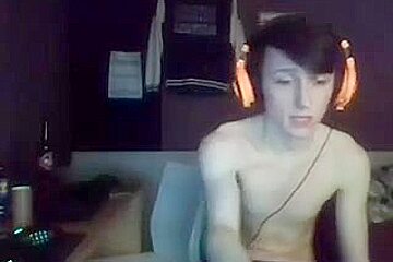 This boy can't live without to jerk off fast and hard