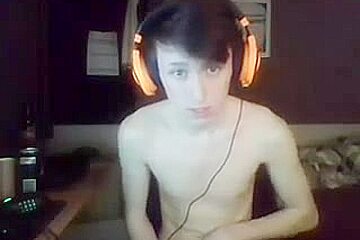 This boy can't live without to jerk off fast and hard