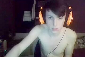 This boy can't live without to jerk off fast and hard