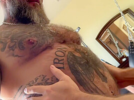 Tops - MuscleBearPorn