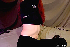 Trans Sissy Jiggles Her Ass For Strangers On Webcam (dirtyroulette) 4