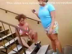 Trashy black women fighting at the apartment complex
