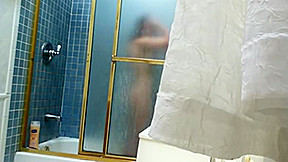 Typ bespannt seine haarige Stiefschwester in der Dusche!