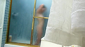 Typ bespannt seine haarige Stiefschwester in der Dusche!
