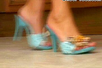 Under-Feet Video: Larisa