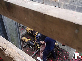 Urbex Baise Avec Une Belle Rousse En Exterieur Et Ejac Sur Step son Joli Cul