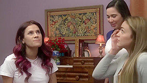 Vanessa Scissoring With Her Room Mate