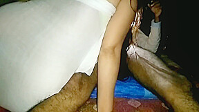 Wife Ko Lund Pr Baitha Kar Jhula Julaya