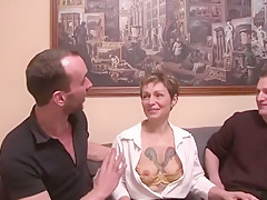 William Encule Virginie Pendant que Step son Mari Lui Tient Les Jambes