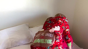 XXXmas Morning with Ara