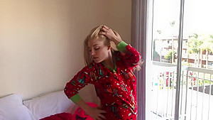 XXXmas Morning with Ara