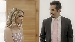 Young couple has to comply with the smart house IA