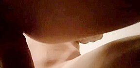 belle rousse en nuisette accepte de se faire sodomiser